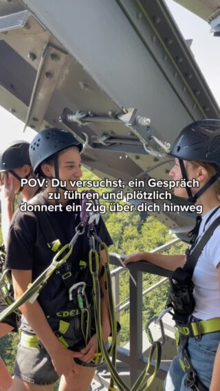 Zum Glück haben wir Walkies dabei! 🎧📡
#brückensteig #müngstenerbrücke #funmoment #walkietalkie #brückenpark #diebergischendrei #ausflugszielnrw #outdoorerlebnis