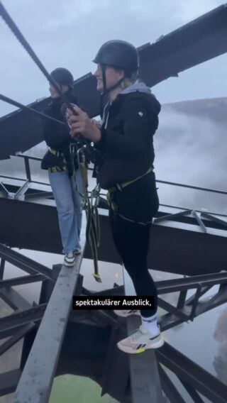 Auch ohne Sonnenschein ein atemberaubendes Ereignis. Wahre Abenteuer warten schließlich nicht auf perfektes Wetter!

🎟️ Termine und Tickets über den Link in der Bio.

#brückensteig #NRW #Abenteuer