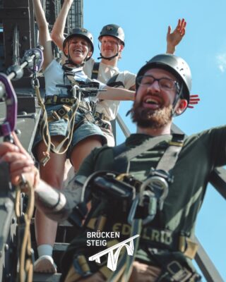 Lachen auf 100 Metern, besser wird’s nicht! 😄🌉
#brückensteig #müngstenerbrücke #brückenpark #outdoorerlebnis #ausflugszielnrw #abenteuerpur #gemeinsamstark #diebergischendrei