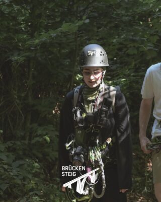 Die letzten Schritte zum Abenteuer 👣🌉
#brückensteig #müngstenerbrücke #startklar #brückenpark #outdoorerlebnis #diebergischendrei #ausflugszielnrw #vorfreude